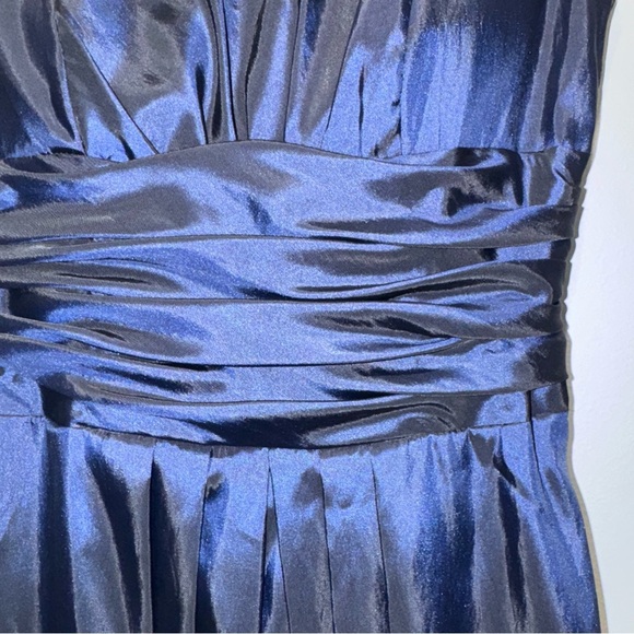 David's Bridal Navy Empire Waist Sleeveless V-neck Dress w/ Vertical Back Bow 2 - Picture 5 of 9